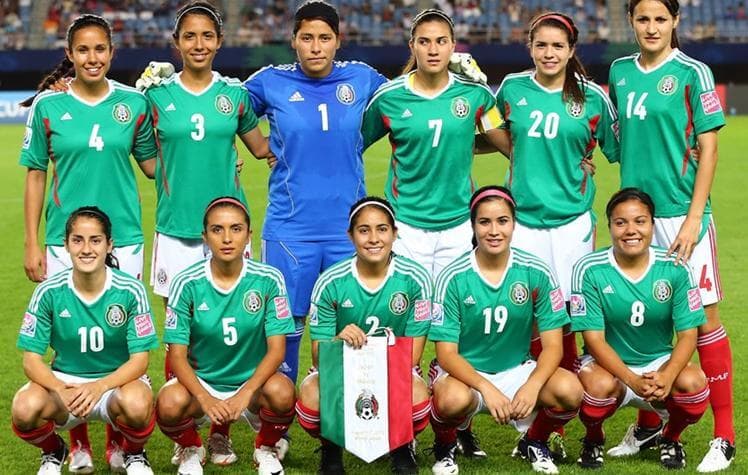 Mexico (Women) football match atmosphere