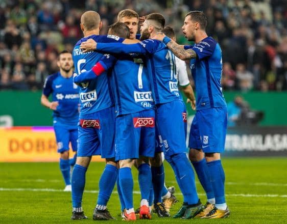Atmosfera di una partita di calcio di Lech Poznań