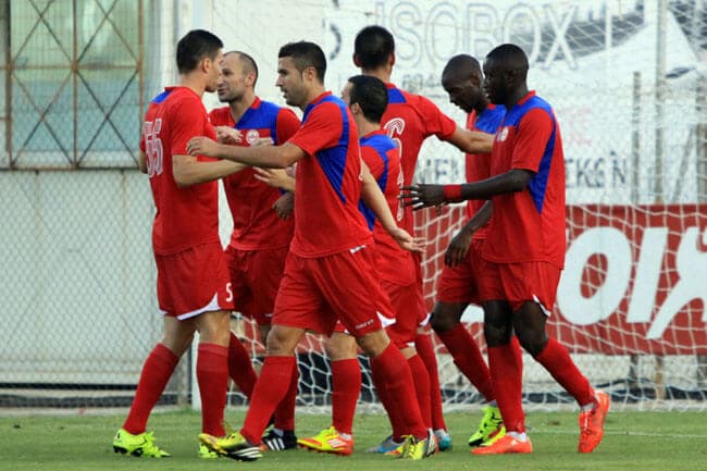 Stimmung beim Fußballspiel von Platanias