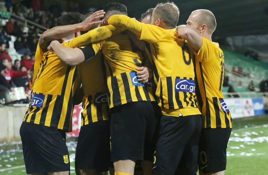 Stimmung beim Fußballspiel von Aris Salonika