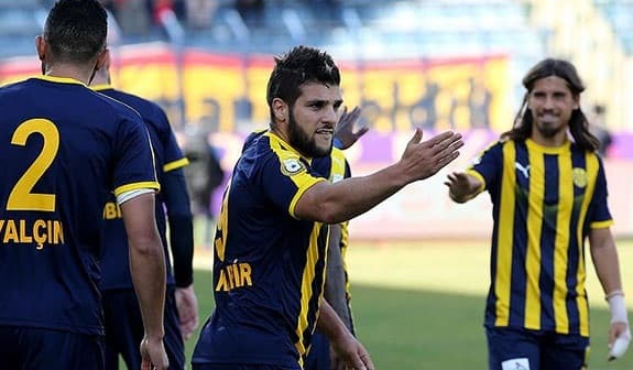 MKE Ankaragucu football match atmosphere