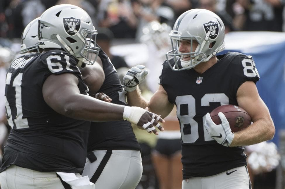 Oakland Raiders – jalkapallo-ottelun tunnelma