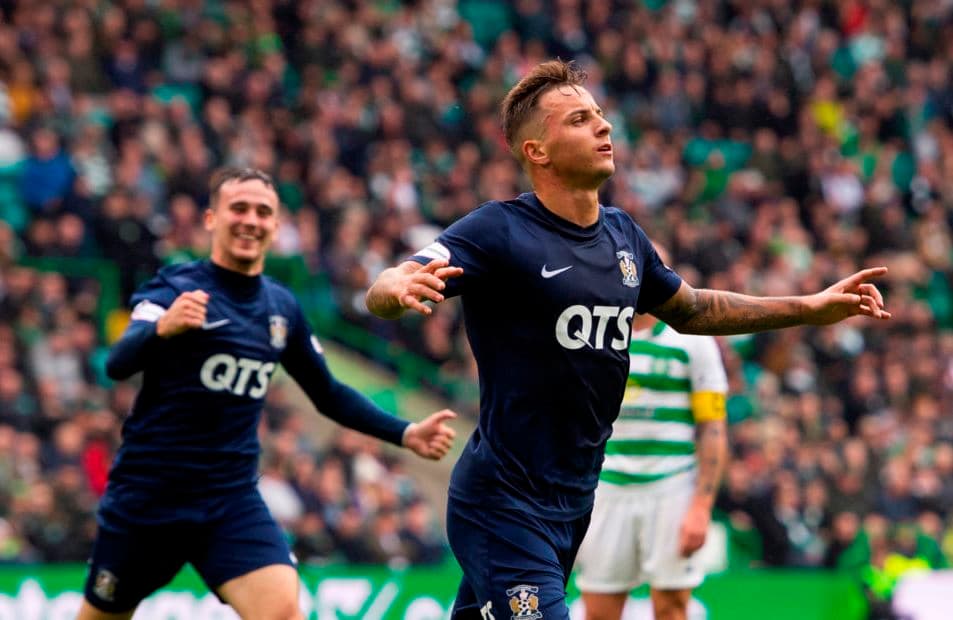 Ambiente en un partido de fútbol de Kilmarnock