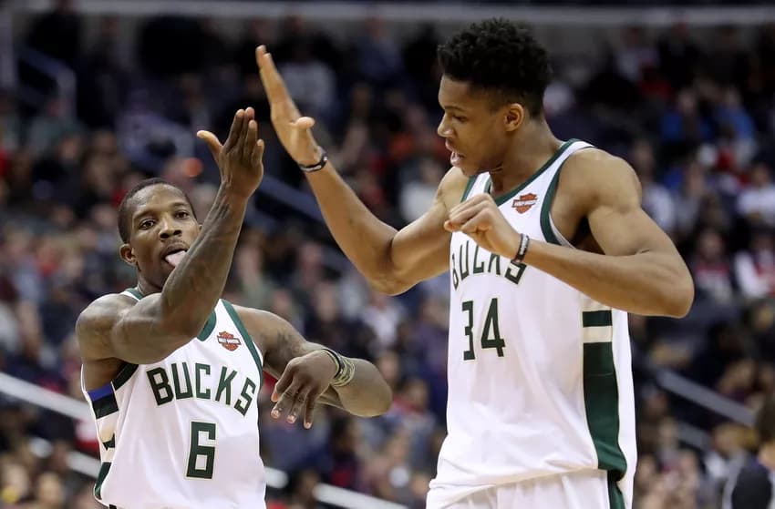 Milwaukee Bucks football match atmosphere