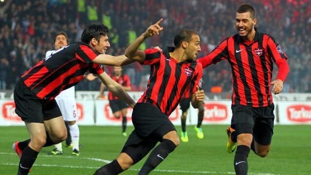 Gaziantepspor football match atmosphere