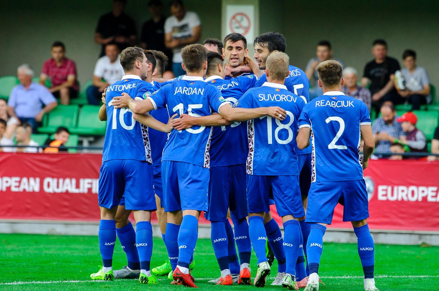 Ambiente en un partido de fútbol de Moldova