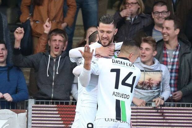 OH Leuven football match atmosphere