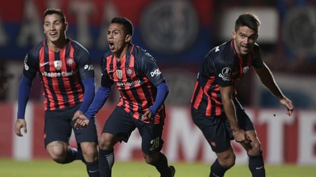 San Lorenzo de Almagro football match atmosphere