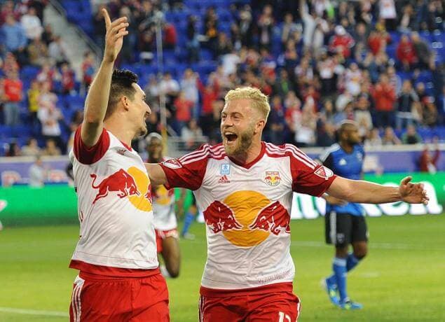 Ambiente en un partido de fútbol de New York Red Bulls