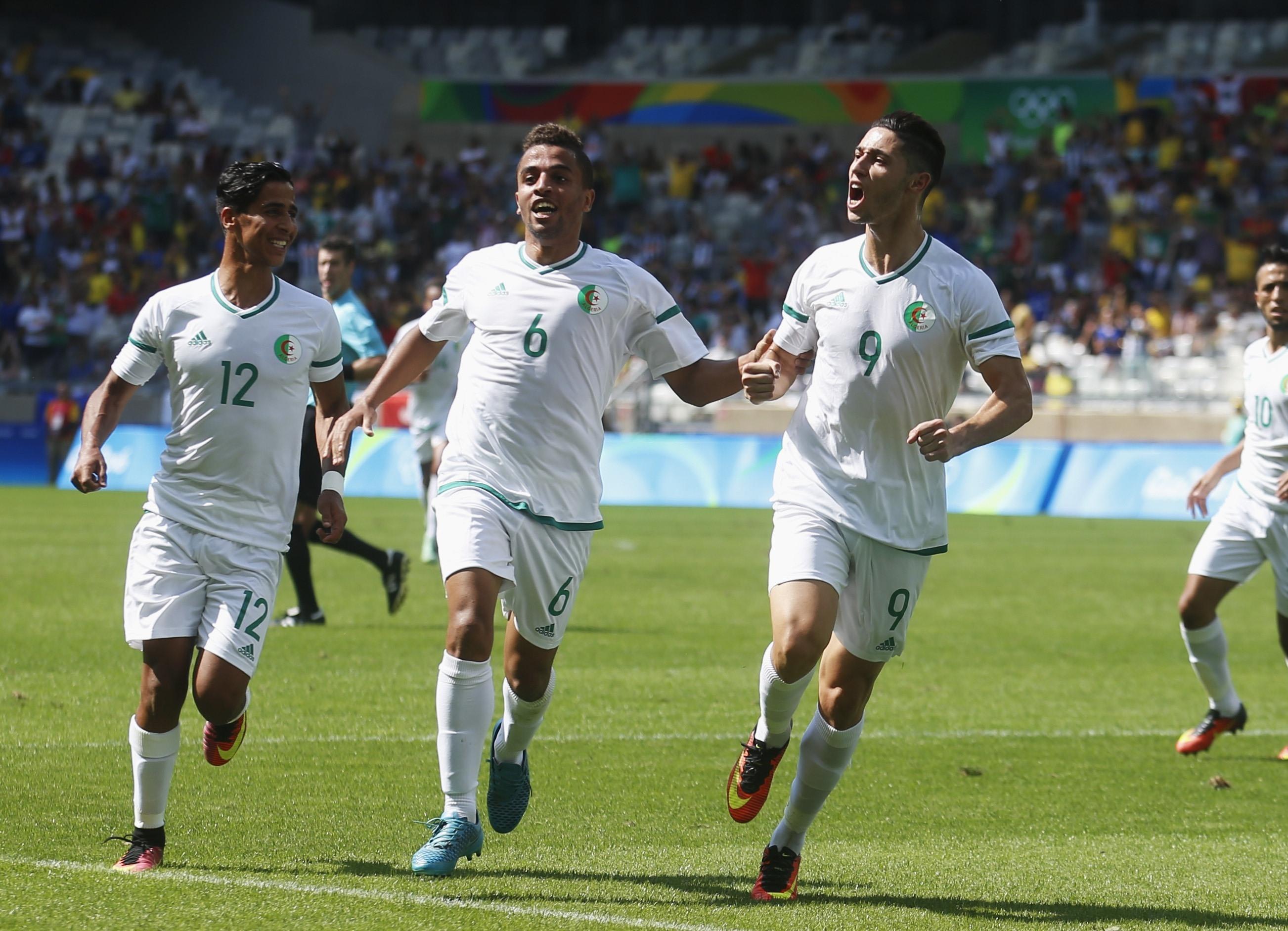 Algeria football match atmosphere