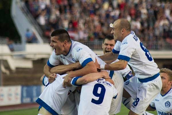 Dinamo Minsk football match atmosphere