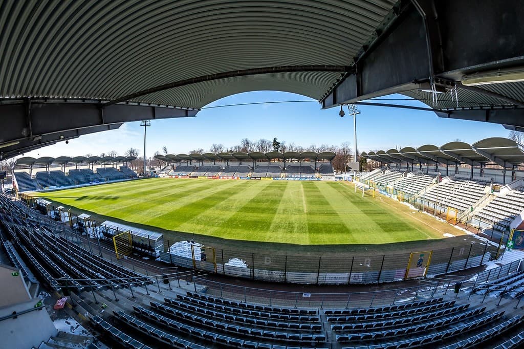 Stadion Miejski im. Orla Bialego, Legnica