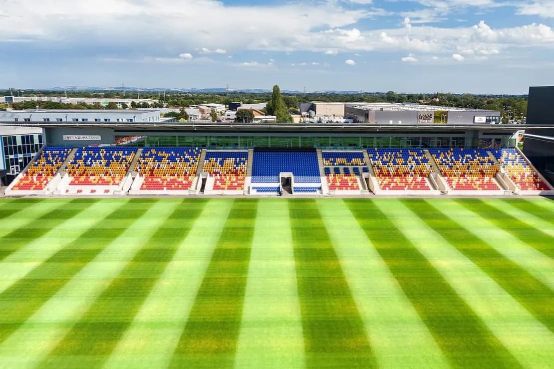 estadio York Community Stadium