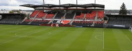 Stade Francis Le Basser, Laval